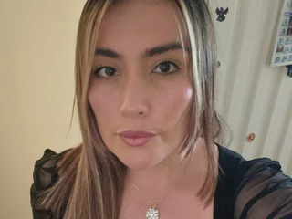 MiaAmador webcam livesex profile in gemini cams